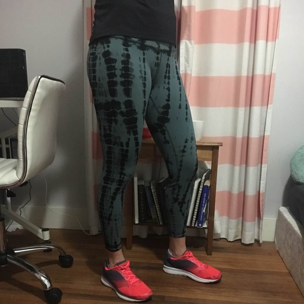 Workout tights/athletic pants/leggings